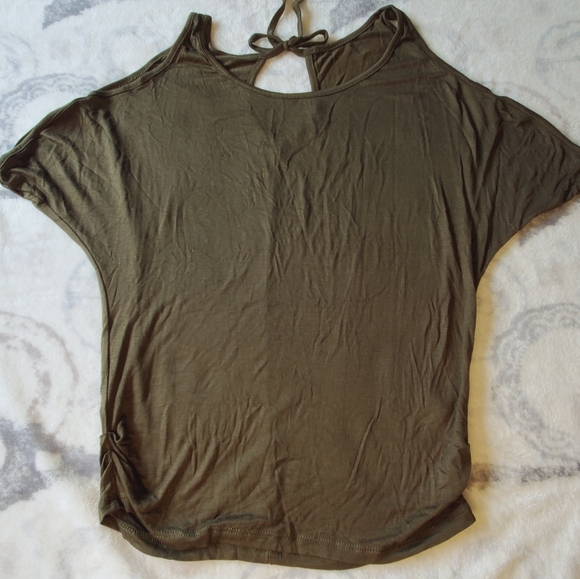 Shop Basic Cold Shoulder Top. NWOT - Picture 2 of 16